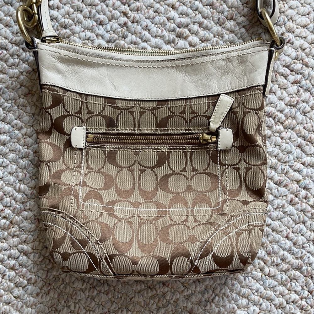 Coach crossbody purse - Picture 2 of 9